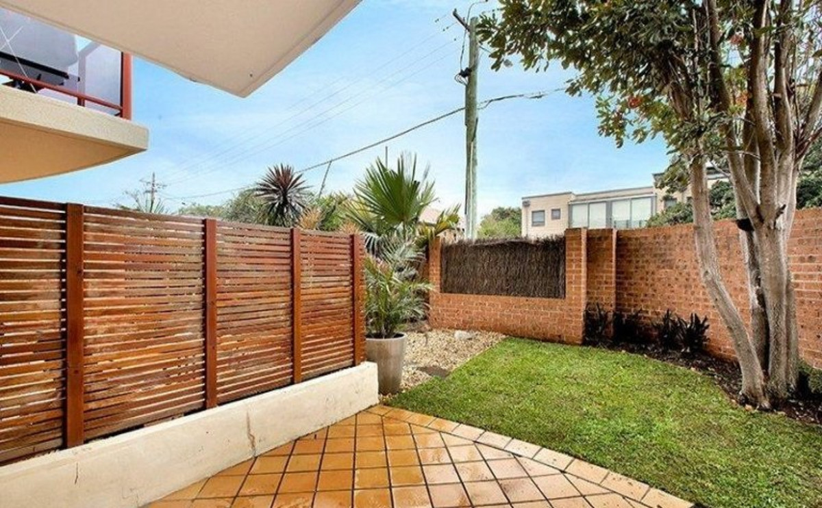 Fully Furnished Garden Apartment