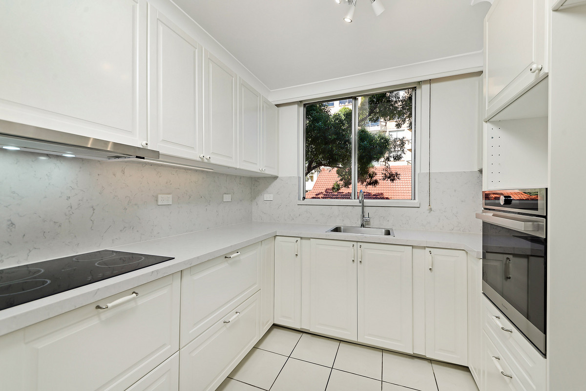 Renovated Two Bed Unit With Parking