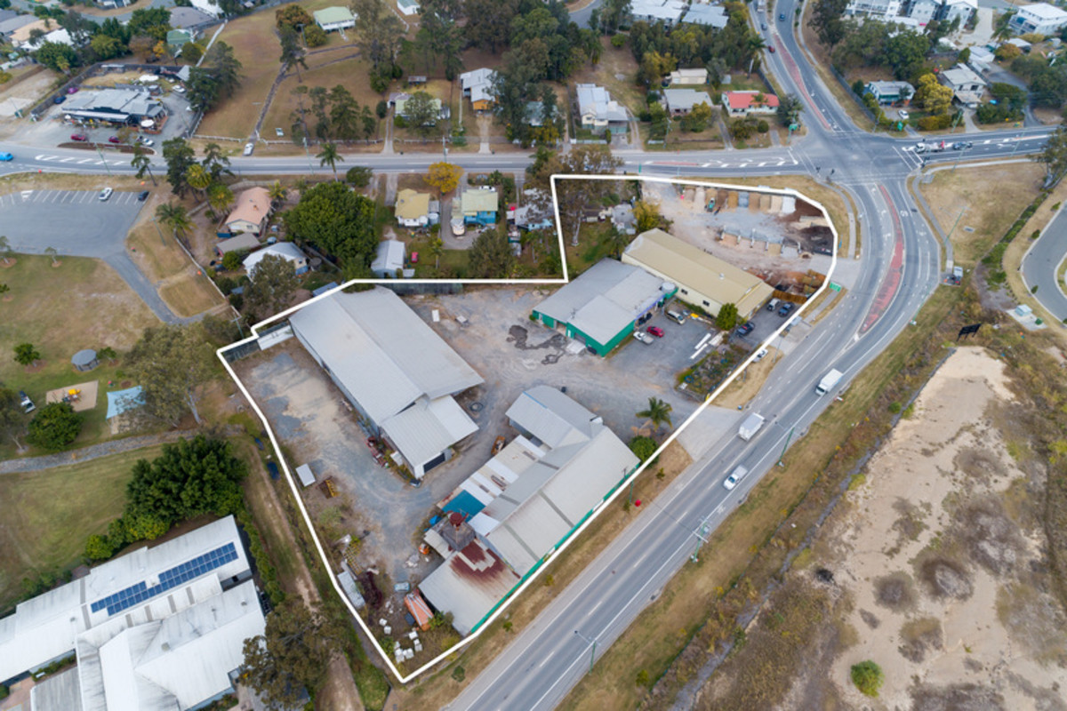 PIMPAMA DEVELOPMENT OPPORTUNITY, PRIME CORNER POSITION, CENTRE ZONING & INTERSECTION EXPOSURE