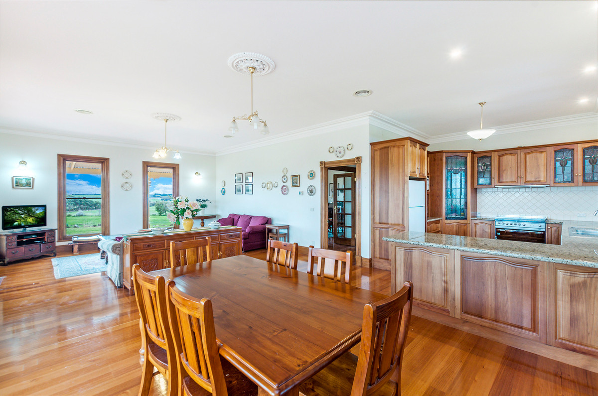 101 Farnham Road, Illowa VIC 3282