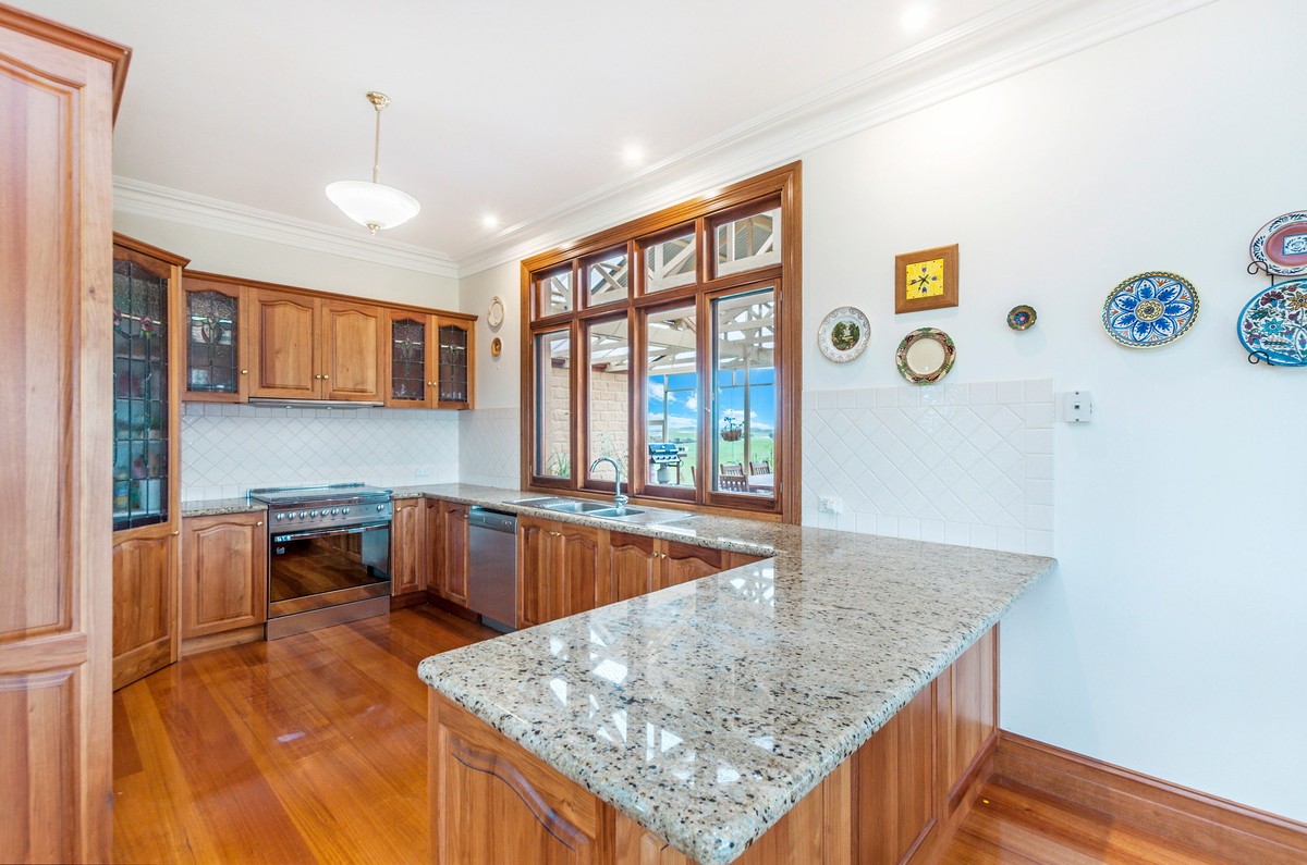 101 Farnham Road, Illowa VIC 3282