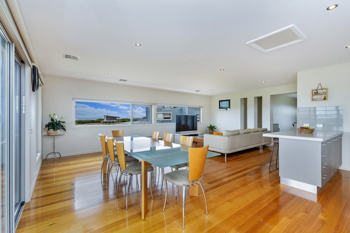 8 Callaway Court, Peterborough VIC 3270
