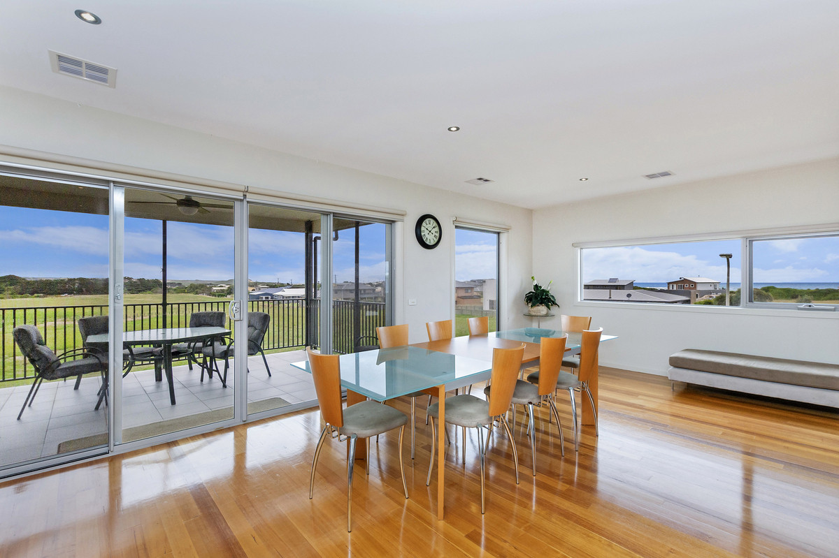 8 Callaway Court, Peterborough VIC 3270