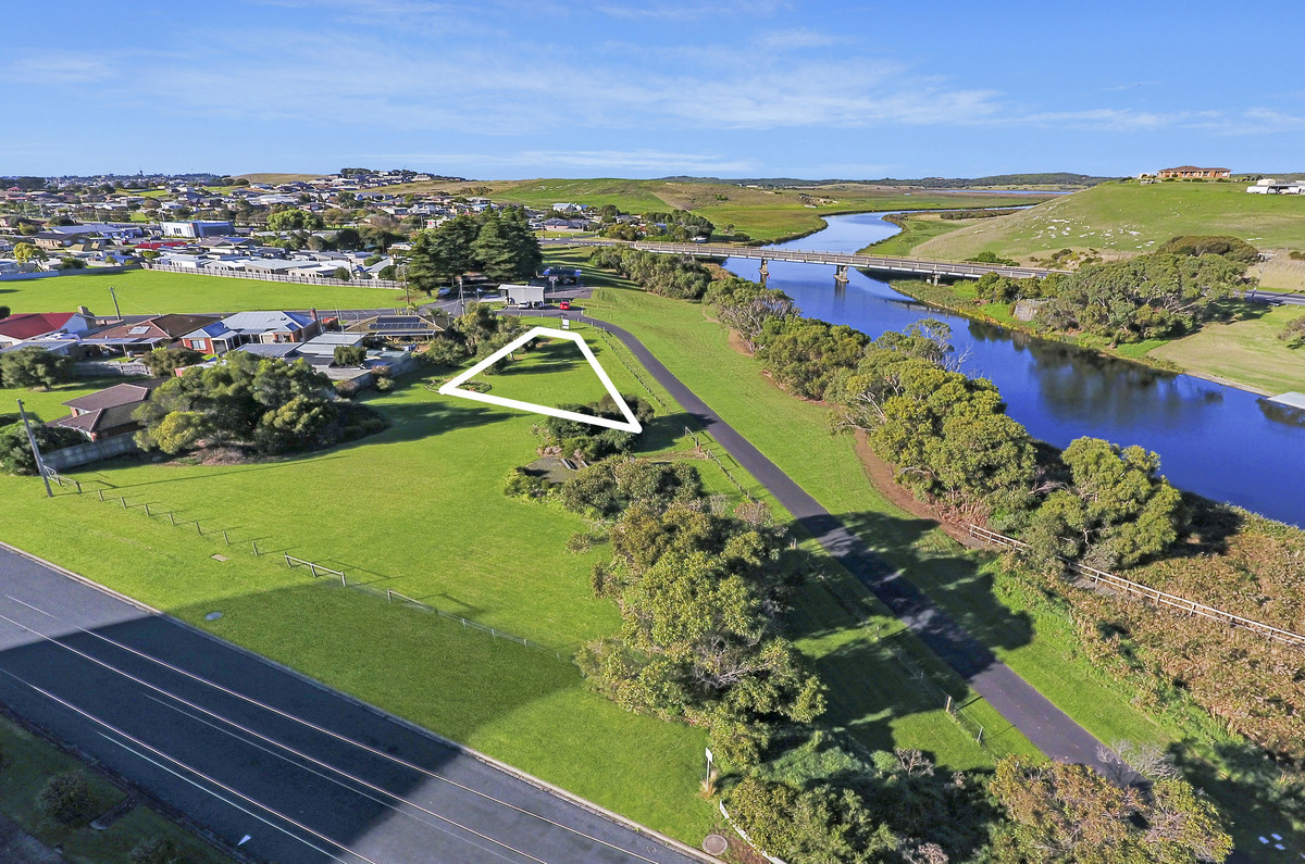15 The Esplanade, Dennington VIC 3280