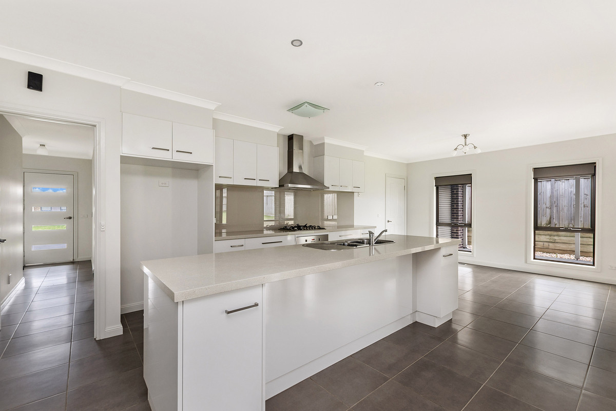 12 Dennington Rise, Dennington VIC 3280