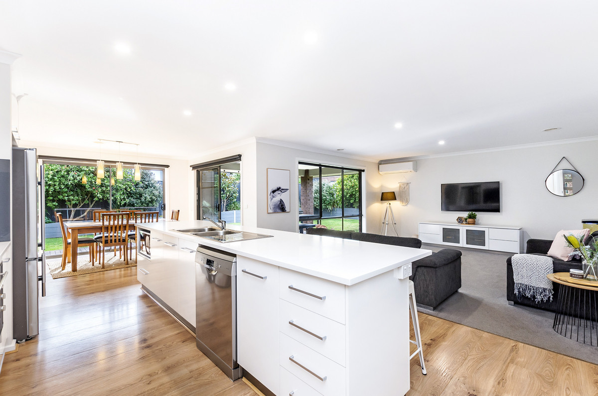16 Armytage Avenue, Warrnambool VIC 3280