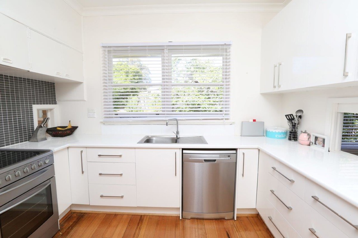 11 Wildwood Crescent, Warrnambool VIC 3280