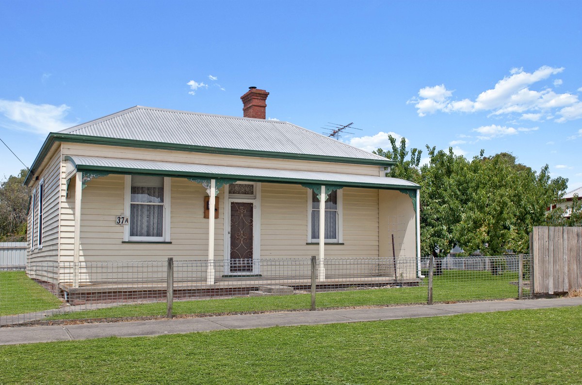 37A Grey Street, Terang VIC 3264