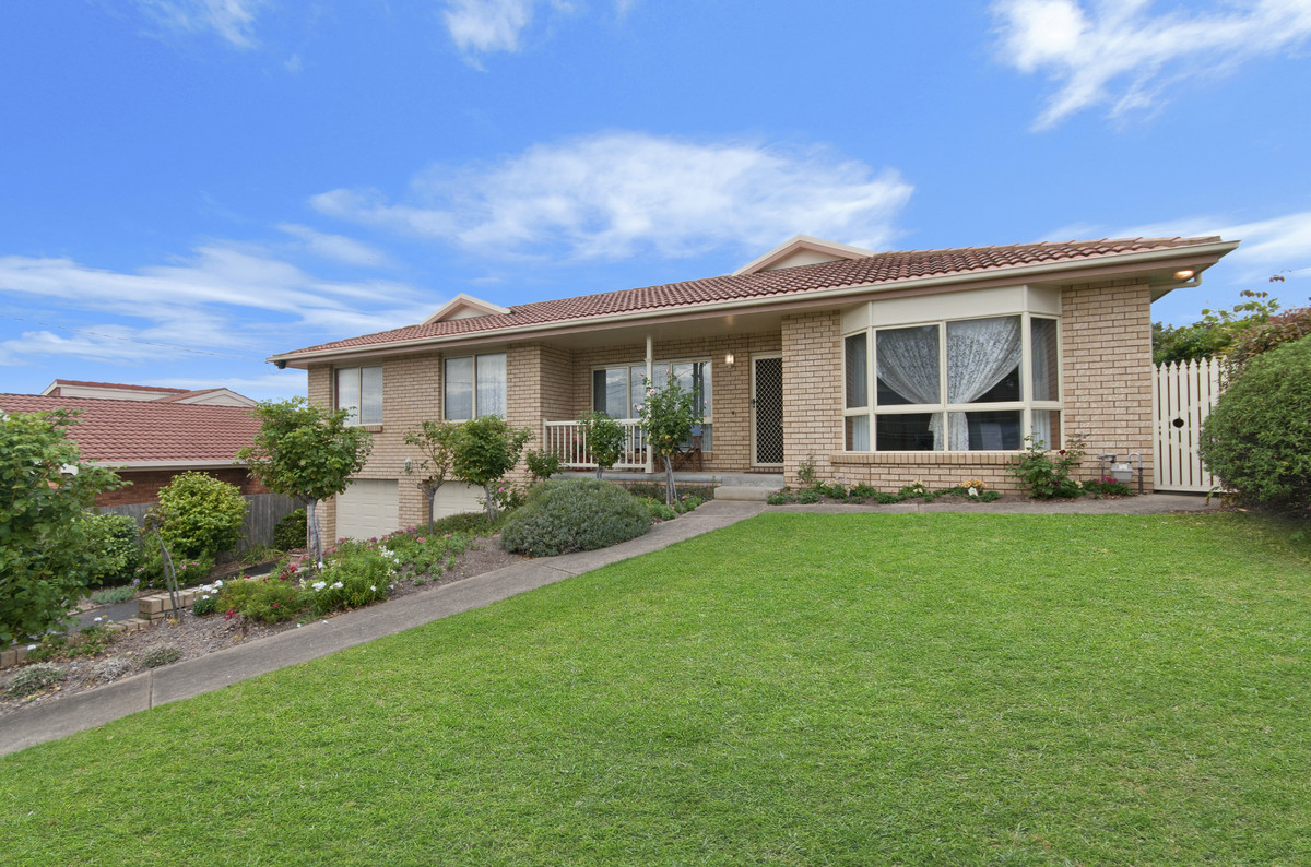 17 Fairway Crescent, Warrnambool VIC 3280