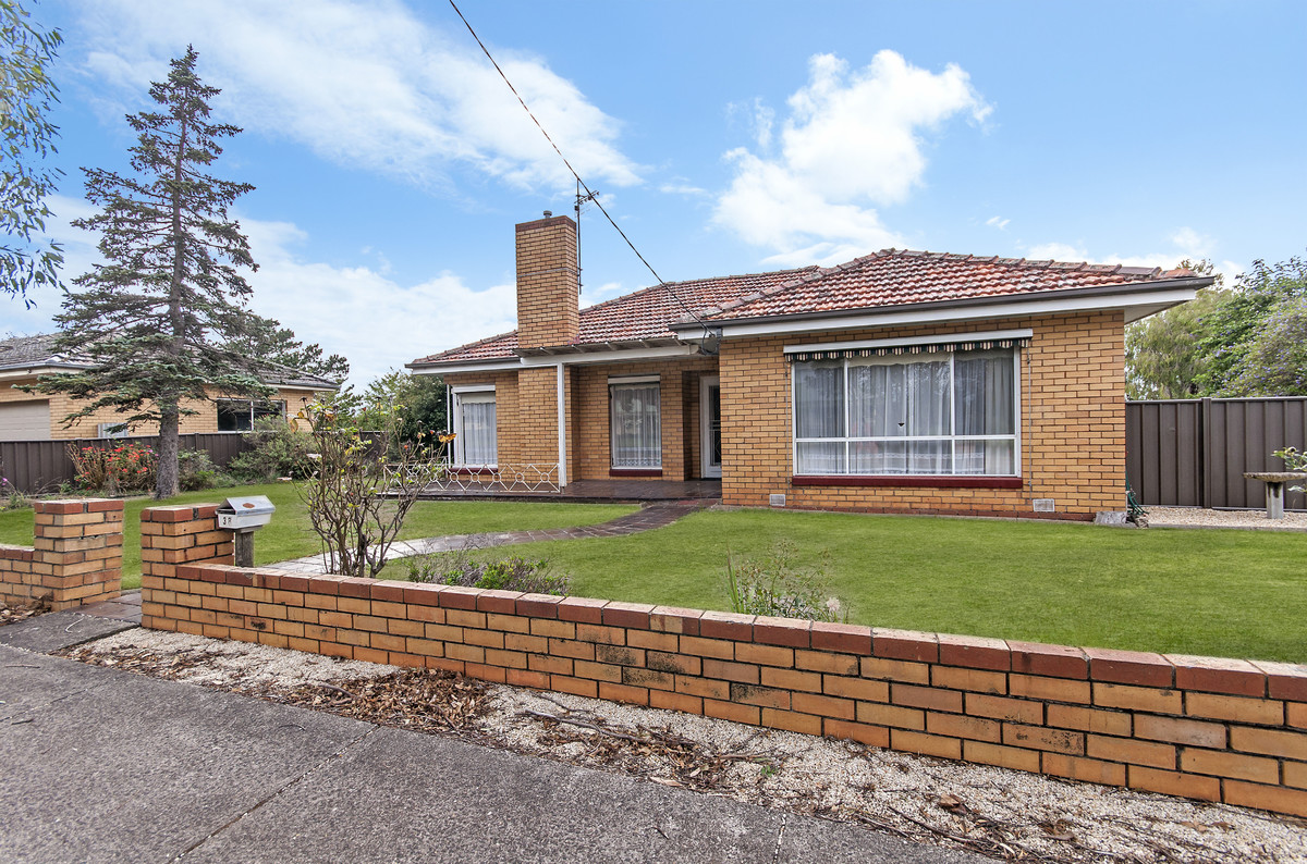 38 Adams Street, Cobden VIC 3266