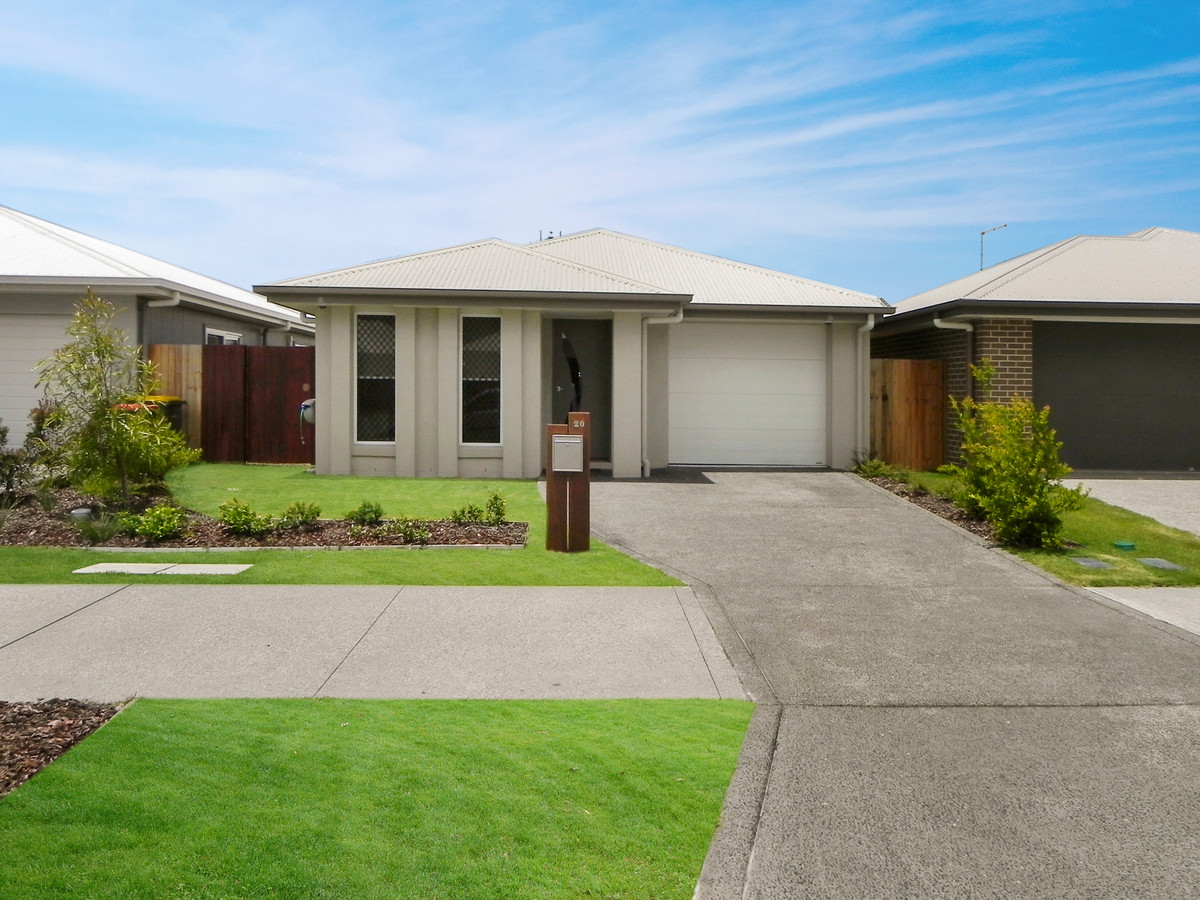 NEWLY BUILT HOME IN AURA ESTATE • Caloundra City Realty