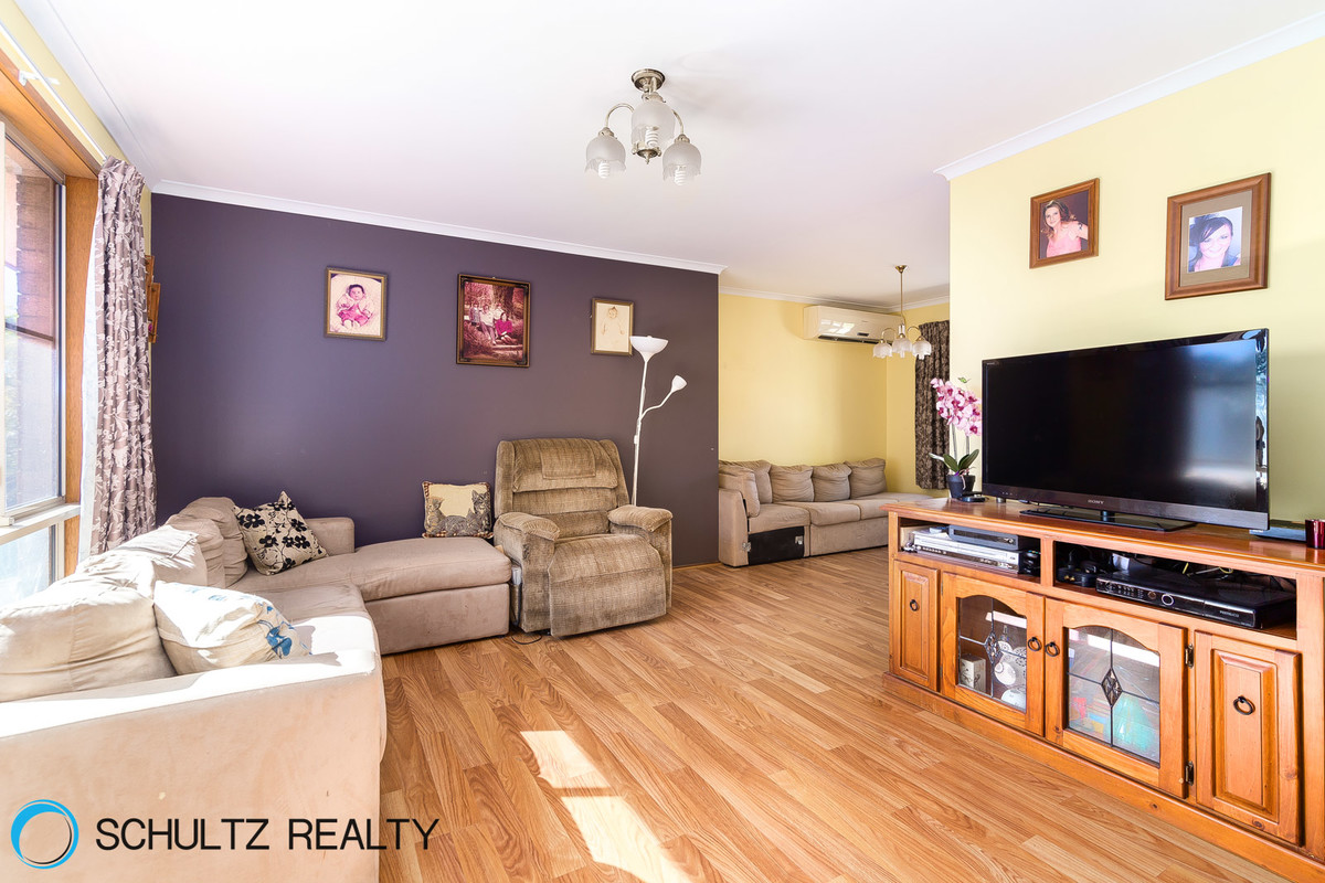 53 Mount Warren Boulevard,Mount Warren Park,Australia 4207,4 Bedrooms Bedrooms,2 BathroomsBathrooms,House,Mount Warren Boulevard,1047