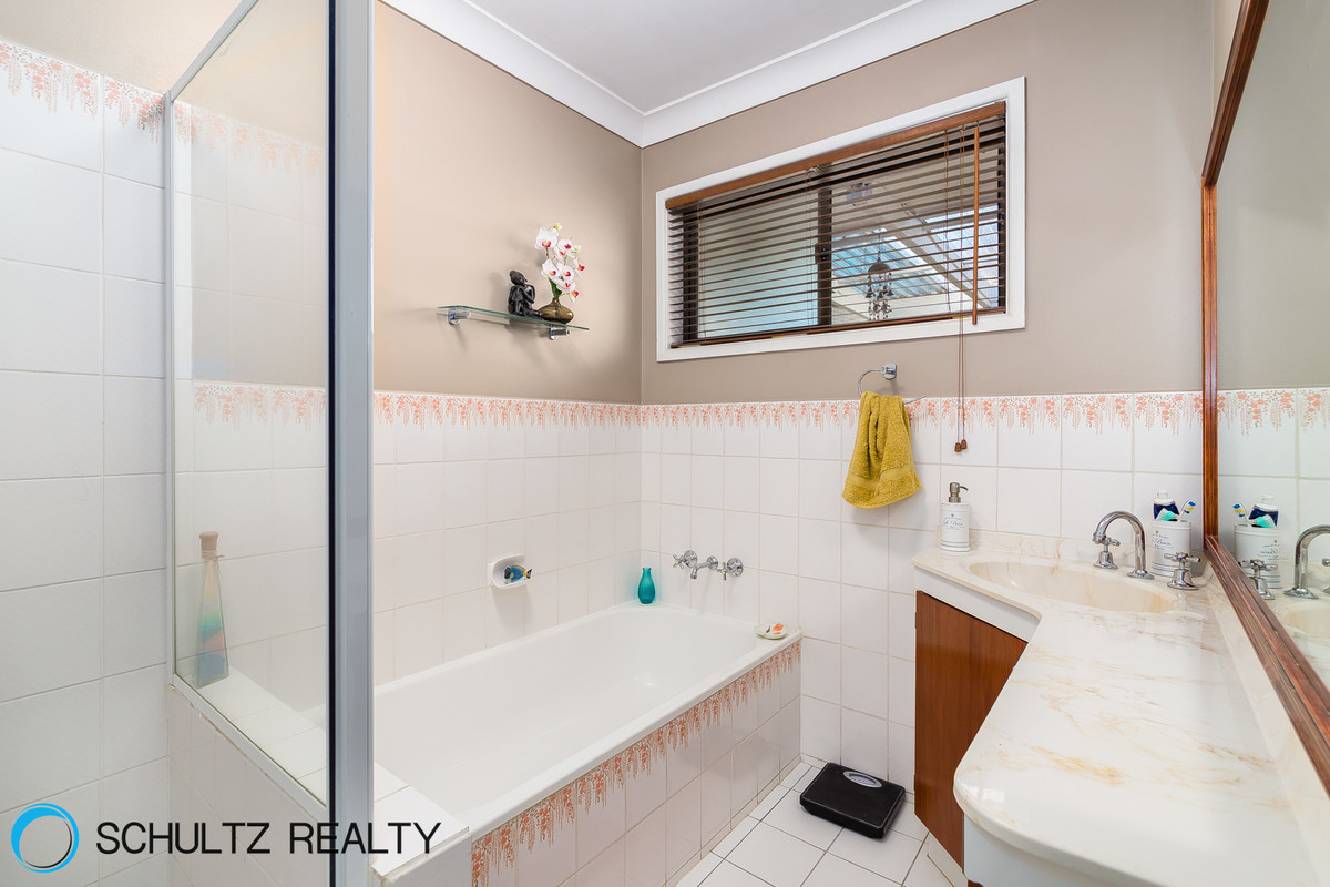 112 Mount Warren Boulevard,Mount Warren Park,Australia 4207,3 Bedrooms Bedrooms,1 BathroomBathrooms,House,Mount Warren Boulevard,1048