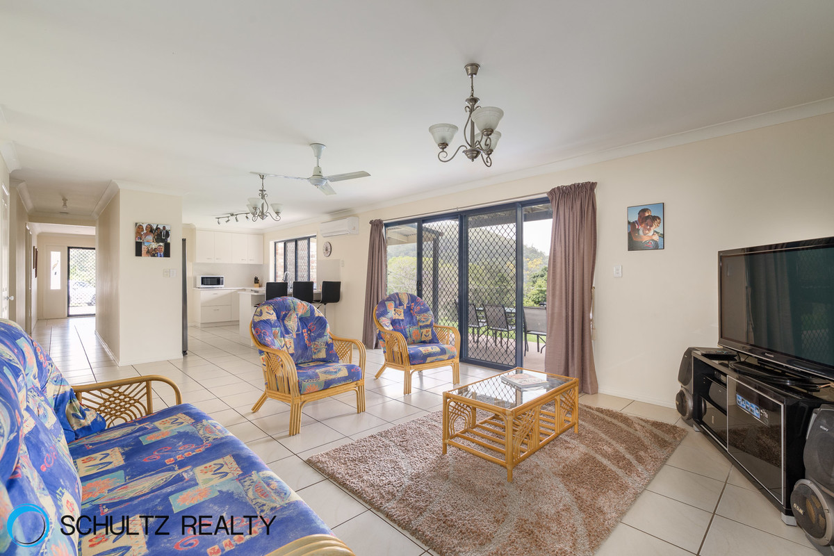 18 Bahrview Drive,Bahrs Scrub,Australia 4207,6 Bedrooms Bedrooms,3 BathroomsBathrooms,House,Bahrview Drive,1069