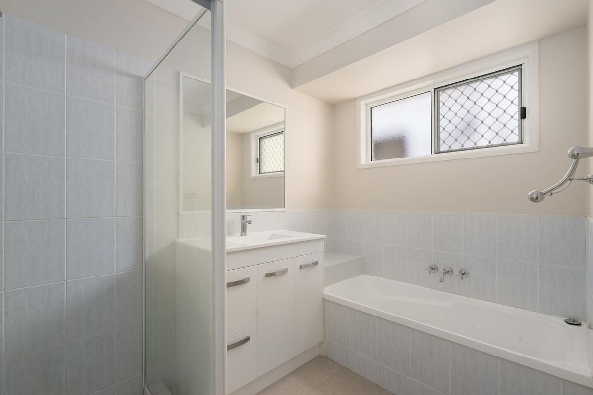 7 Allenby Crescent,Windaroo,Australia 4207,4 Bedrooms Bedrooms,2 BathroomsBathrooms,House,Allenby Crescent,1071