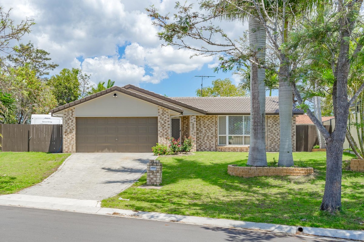 7 Allenby Crescent,Windaroo,Australia 4207,4 Bedrooms Bedrooms,2 BathroomsBathrooms,House,Allenby Crescent,1071
