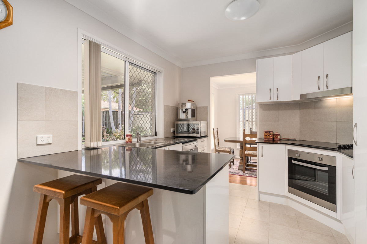 7 Allenby Crescent,Windaroo,Australia 4207,4 Bedrooms Bedrooms,2 BathroomsBathrooms,House,Allenby Crescent,1071