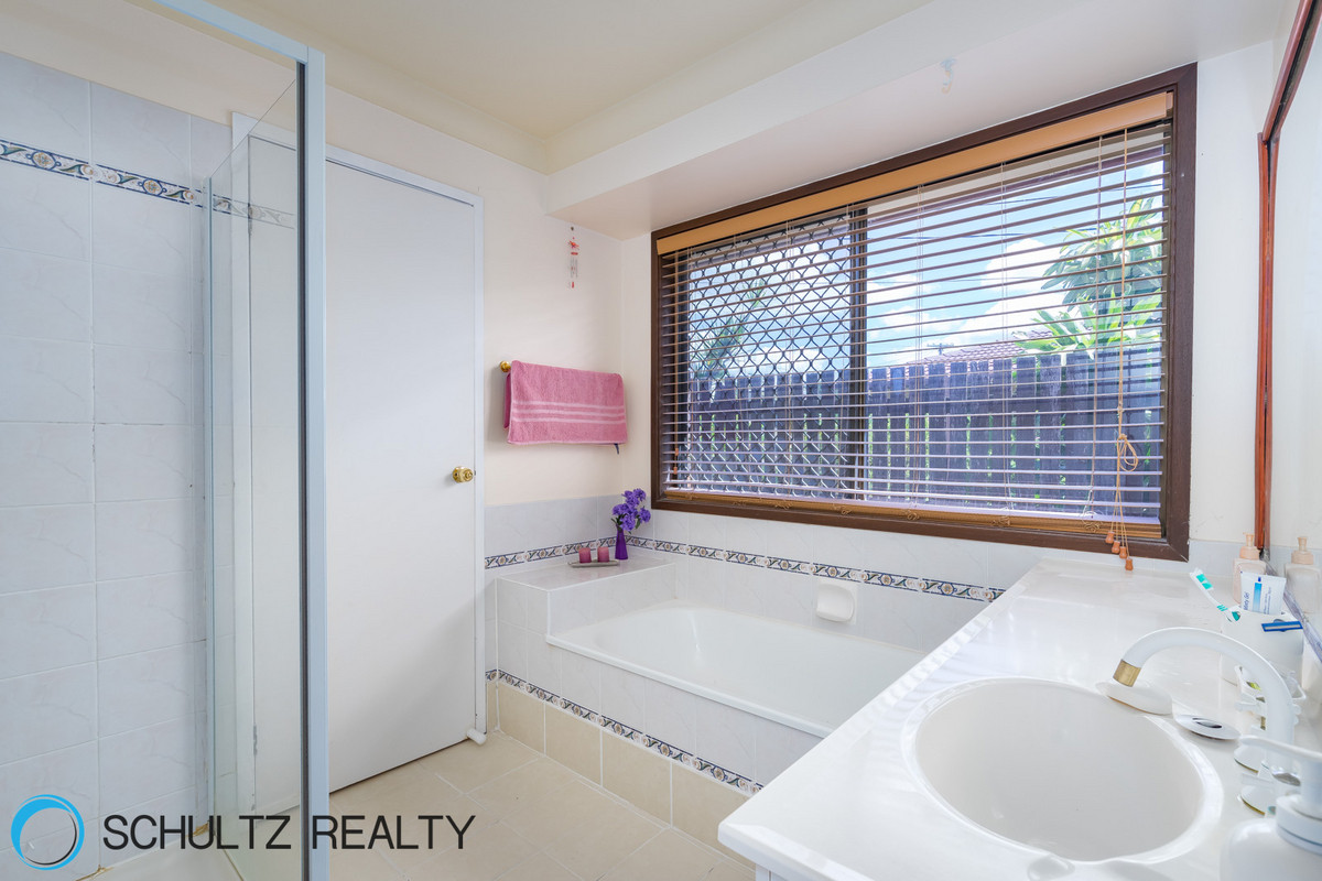 50 Grehan Crescent,Mount Warren Park,Australia 4207,3 Bedrooms Bedrooms,1 BathroomBathrooms,House,Grehan Crescent,1091