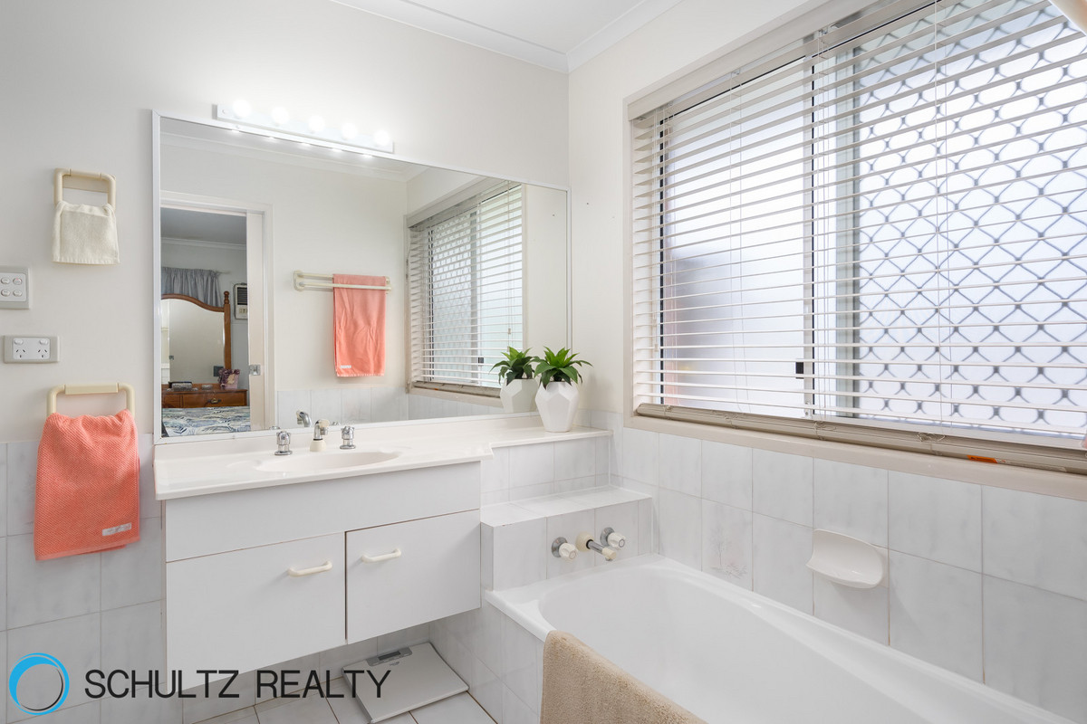 18 Bennelong Court,Beenleigh,Australia 4207,3 Bedrooms Bedrooms,1 BathroomBathrooms,House,Bennelong Court,1093