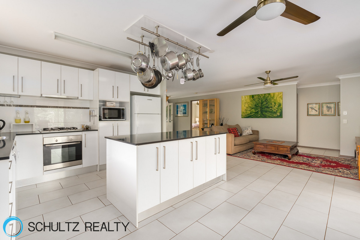 8 Hendrix Street, Windaroo, Australia 4207, 3 Bedrooms Bedrooms, ,2 BathroomsBathrooms,House,Sold,Hendrix Street,1094