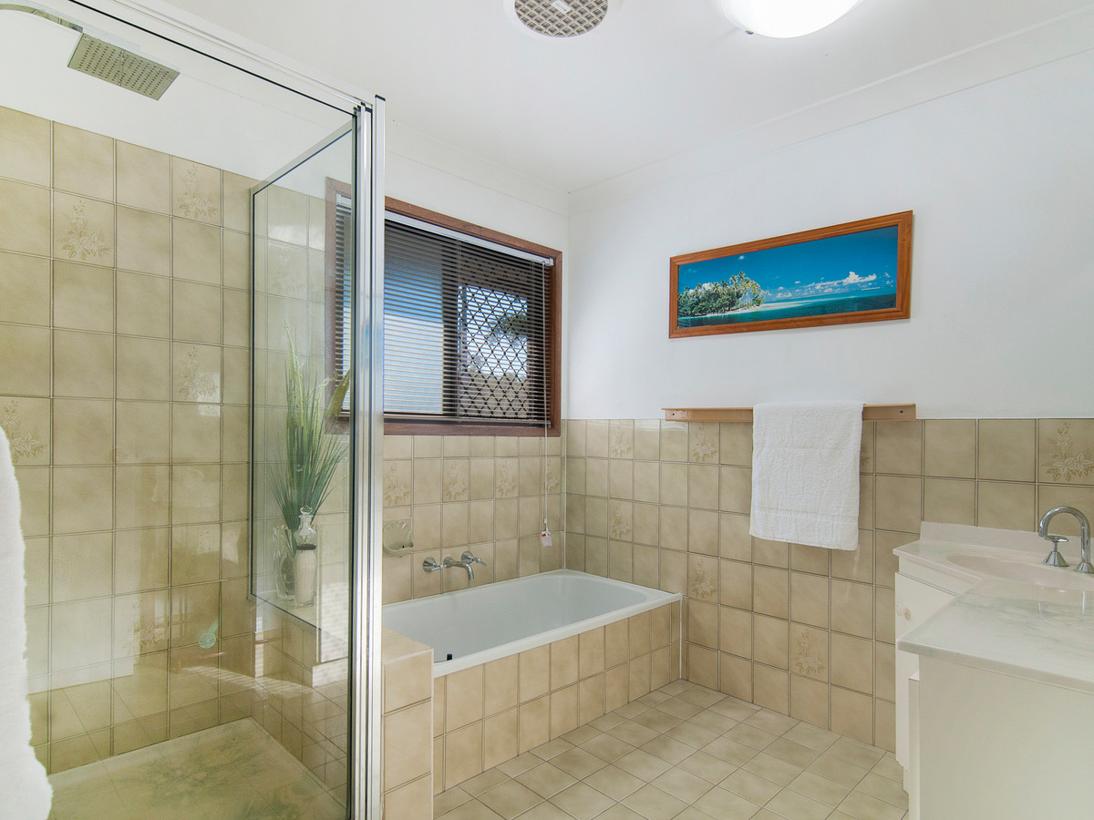 11 Shields Street,Mount Warren Park,Australia 4207,4 Bedrooms Bedrooms,3 BathroomsBathrooms,House,Shields Street,1096