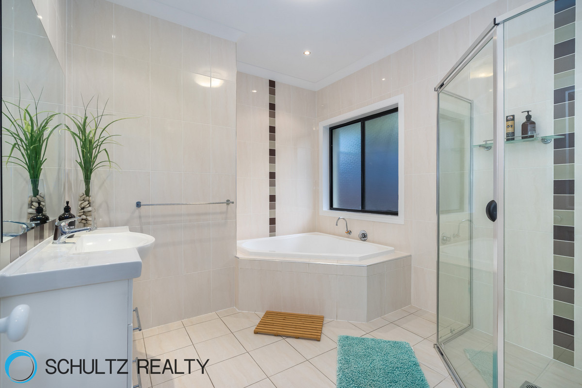 42 Ragamuffin drive West, Coomera Waters, Australia 4209, 4 Bedrooms Bedrooms, ,2 BathroomsBathrooms,House,Sold,Ragamuffin drive West,1098