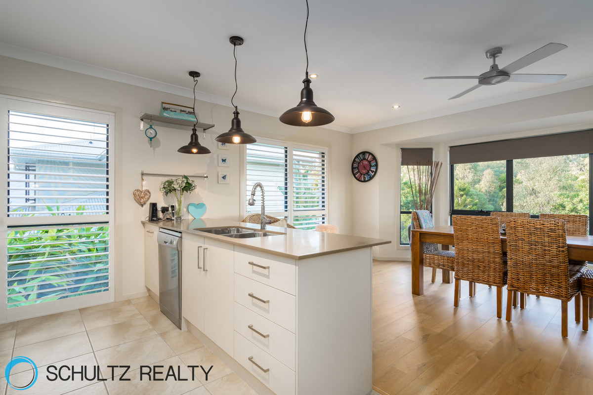 21 Vista Parade, Ormeau, Australia 4208, 5 Bedrooms Bedrooms, ,3 BathroomsBathrooms,House,Sold,Vista Parade,1102