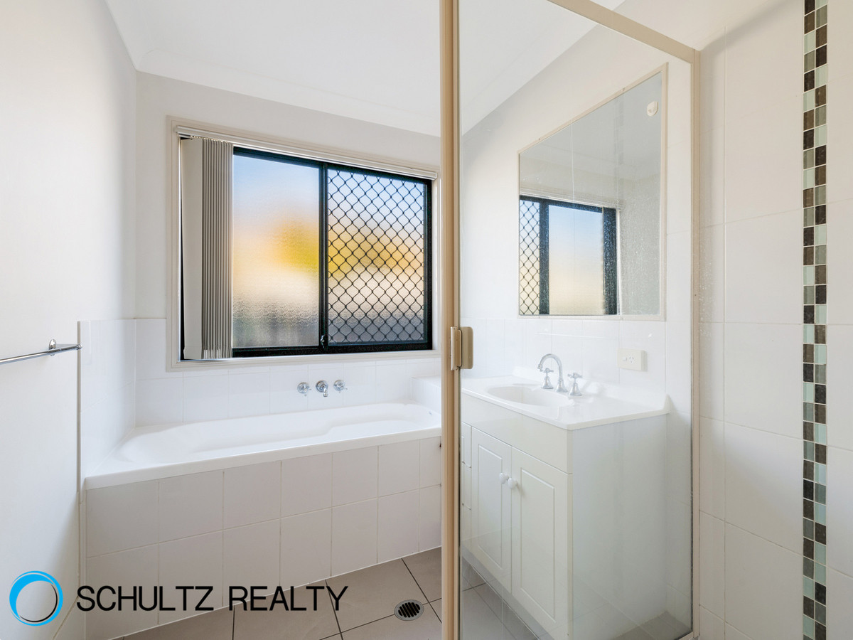 2 Shelley Avenue, Mount Warren Park, Australia 4207, 4 Bedrooms Bedrooms, ,2 BathroomsBathrooms,House,Sold,Shelley Avenue,1111