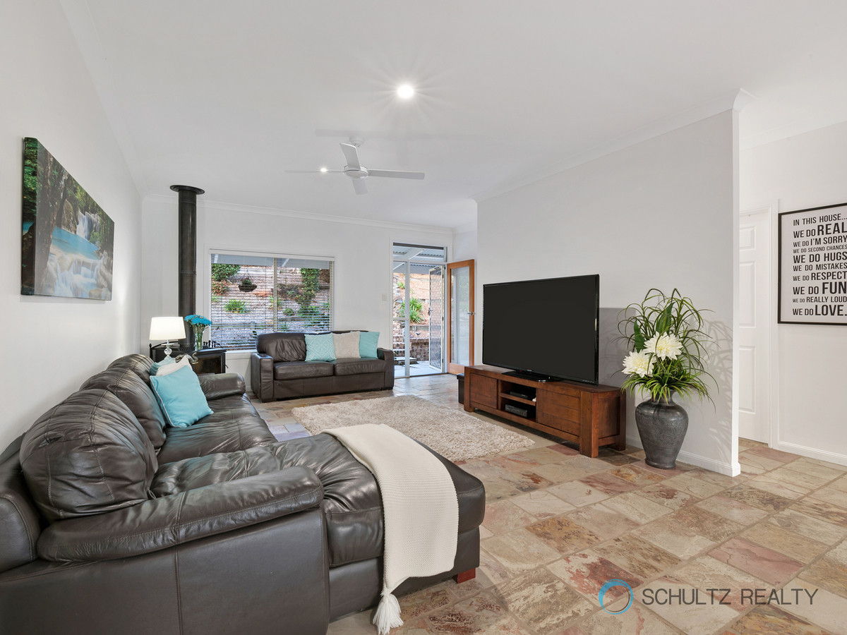 5 Magenta Court, Mount Warren Park, Australia 4207, 3 Bedrooms Bedrooms, ,2 BathroomsBathrooms,House,Sold,Magenta Court,1113