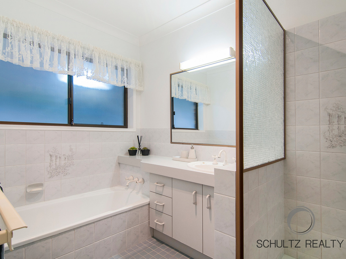16-18 New Horizon Avenue, Bahrs Scrub, Australia 4207, 4 Bedrooms Bedrooms, ,2 BathroomsBathrooms,House,Sold,New Horizon Avenue,1114