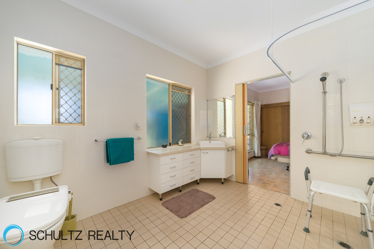 38 Cramer Boulevard, Mount Warren Park, Australia 4207, 6 Bedrooms Bedrooms, ,3 BathroomsBathrooms,House,For sale,Cramer Boulevard,1118