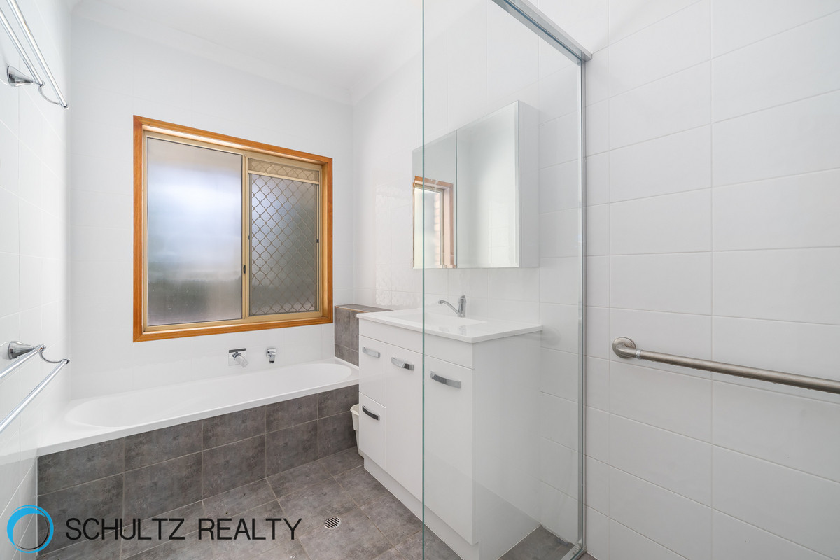 38 Cramer Boulevard, Mount Warren Park, Australia 4207, 6 Bedrooms Bedrooms, ,3 BathroomsBathrooms,House,For sale,Cramer Boulevard,1118
