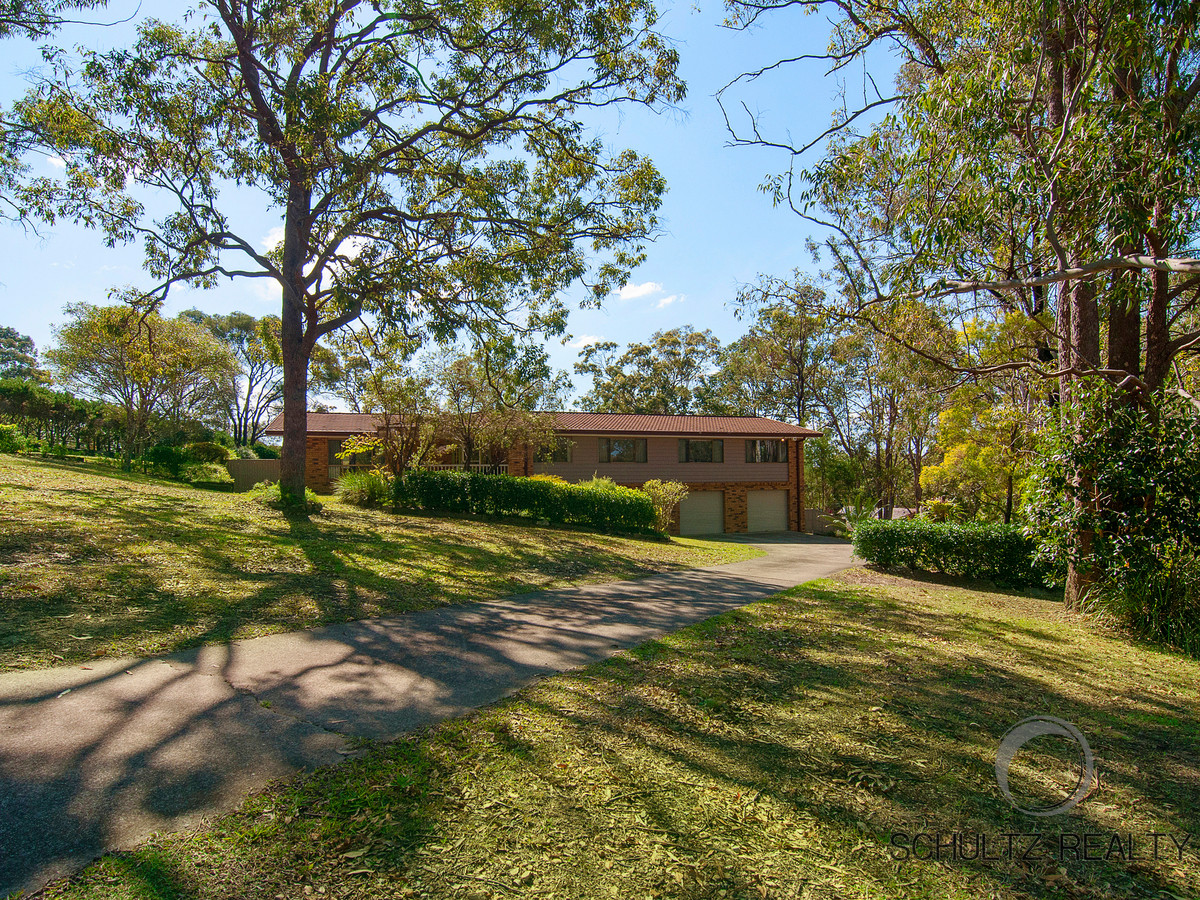 19 Winderadeen Drive, Highland Park, Australia 4211, 4 Bedrooms Bedrooms, ,2 BathroomsBathrooms,House,Sold,Winderadeen Drive,1121