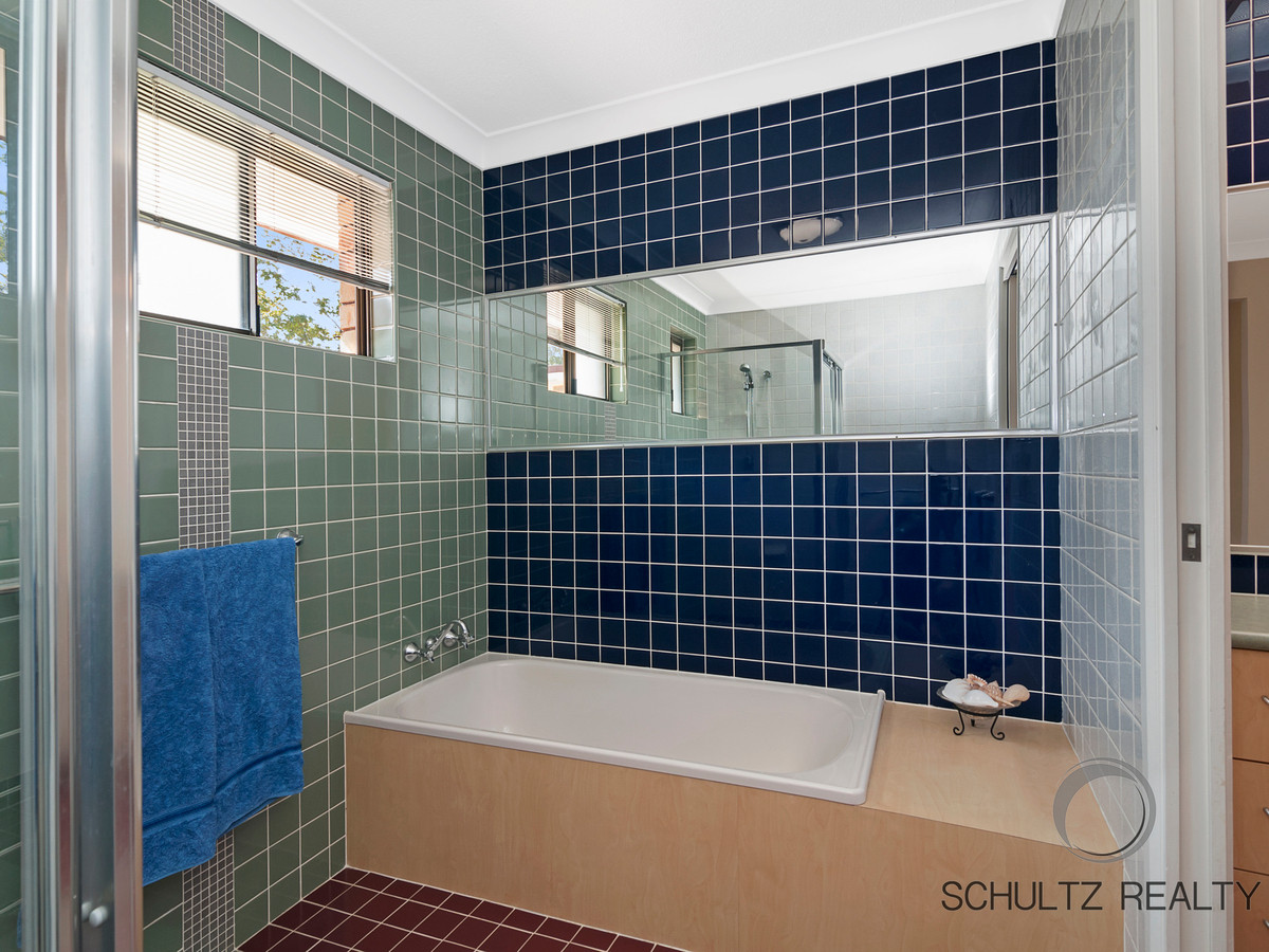 19 Winderadeen Drive, Highland Park, Australia 4211, 4 Bedrooms Bedrooms, ,2 BathroomsBathrooms,House,Sold,Winderadeen Drive,1121