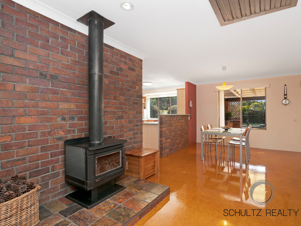 19 Winderadeen Drive, Highland Park, Australia 4211, 4 Bedrooms Bedrooms, ,2 BathroomsBathrooms,House,Sold,Winderadeen Drive,1121