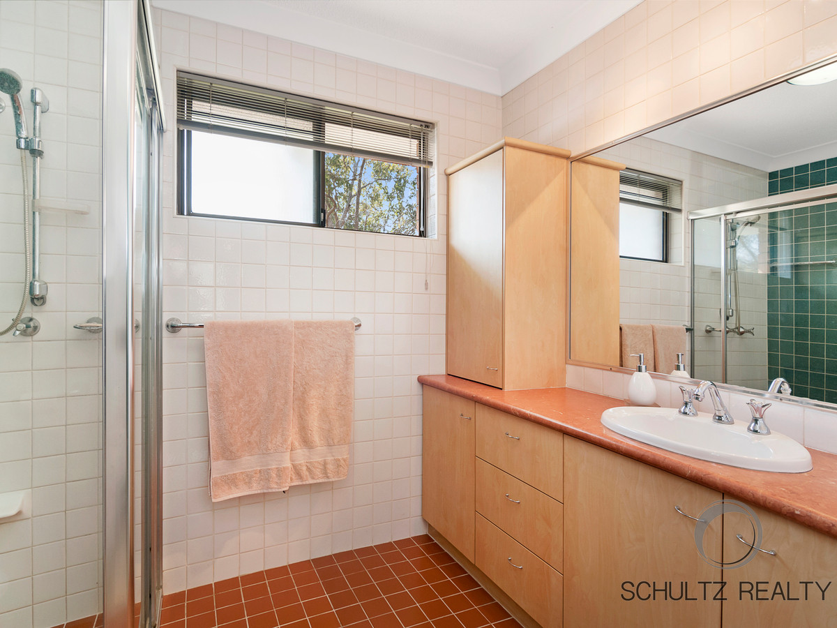 19 Winderadeen Drive, Highland Park, Australia 4211, 4 Bedrooms Bedrooms, ,2 BathroomsBathrooms,House,Sold,Winderadeen Drive,1121