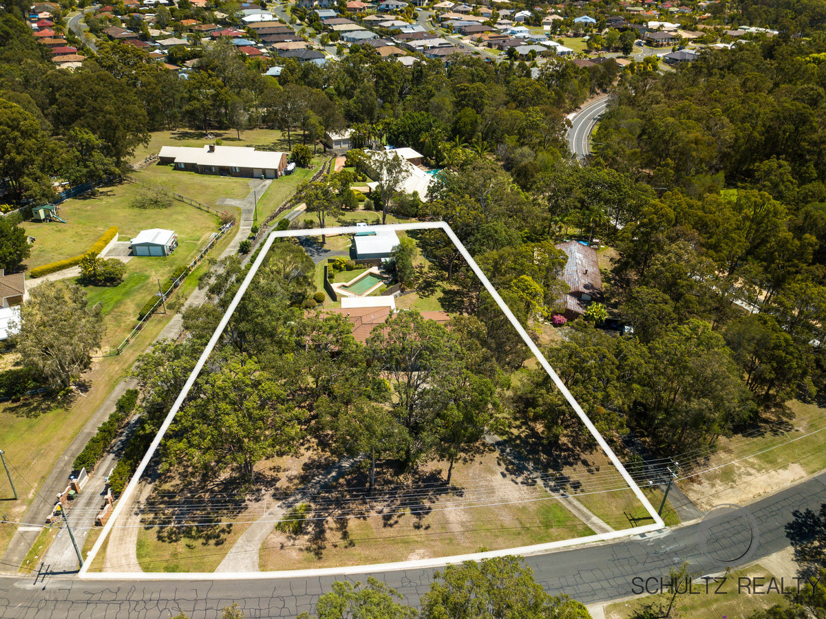 19 Winderadeen Drive, Highland Park, Australia 4211, 4 Bedrooms Bedrooms, ,2 BathroomsBathrooms,House,Sold,Winderadeen Drive,1121