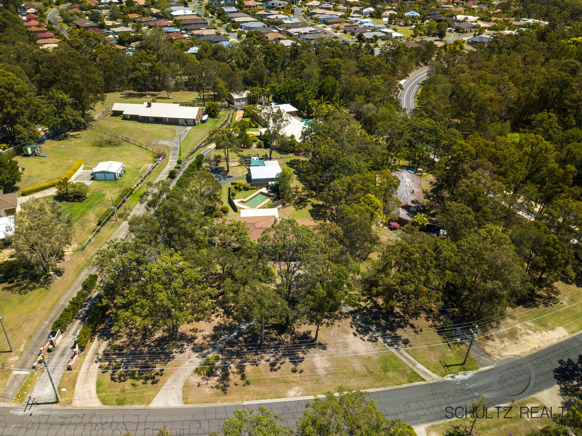 19 Winderadeen Drive, Highland Park, Australia 4211, 4 Bedrooms Bedrooms, ,2 BathroomsBathrooms,House,Sold,Winderadeen Drive,1121