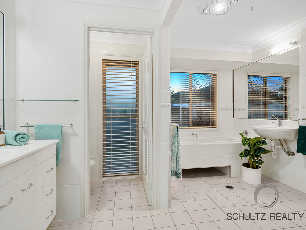 30 Kaiser Drive, Windaroo, Australia 4207, 4 Bedrooms Bedrooms, ,3 BathroomsBathrooms,House,Sold,Kaiser Drive,1122