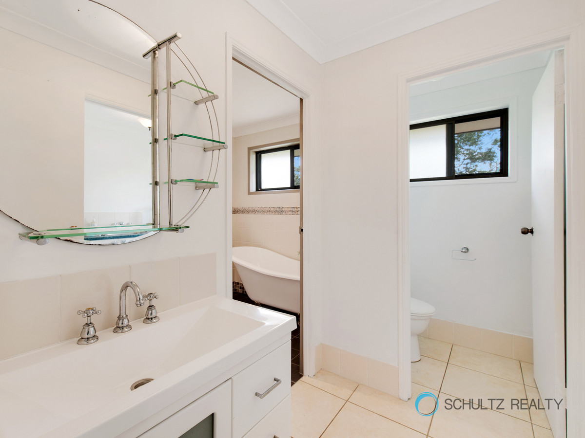 2 Mewing Court, Windaroo, Australia 4207, 3 Bedrooms Bedrooms, ,2 BathroomsBathrooms,House,Sold,Mewing Court,1124