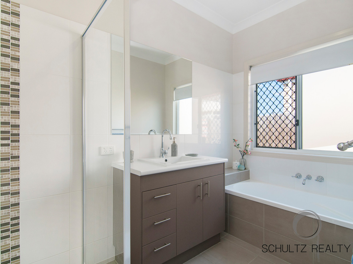 6 Peabody Lane, Yarrabilba, Australia 4207, 3 Bedrooms Bedrooms, ,2 BathroomsBathrooms,House,For sale,Peabody Lane,1125