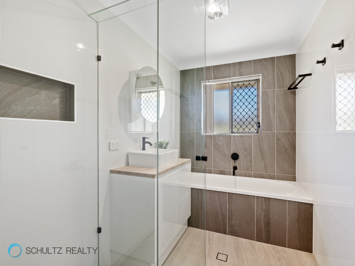1 Laura Court, Mount Warren Park, Australia 4207, 4 Bedrooms Bedrooms, ,1 BathroomBathrooms,House,Sold,Laura Court,1126