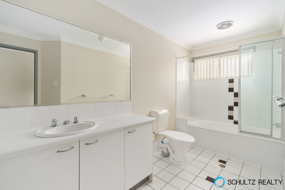 4/8 Earnshaw Street, Calamvale, Australia 4116, 3 Bedrooms Bedrooms, ,2 BathroomsBathrooms,Townhouse,For sale,Earnshaw Street,1139