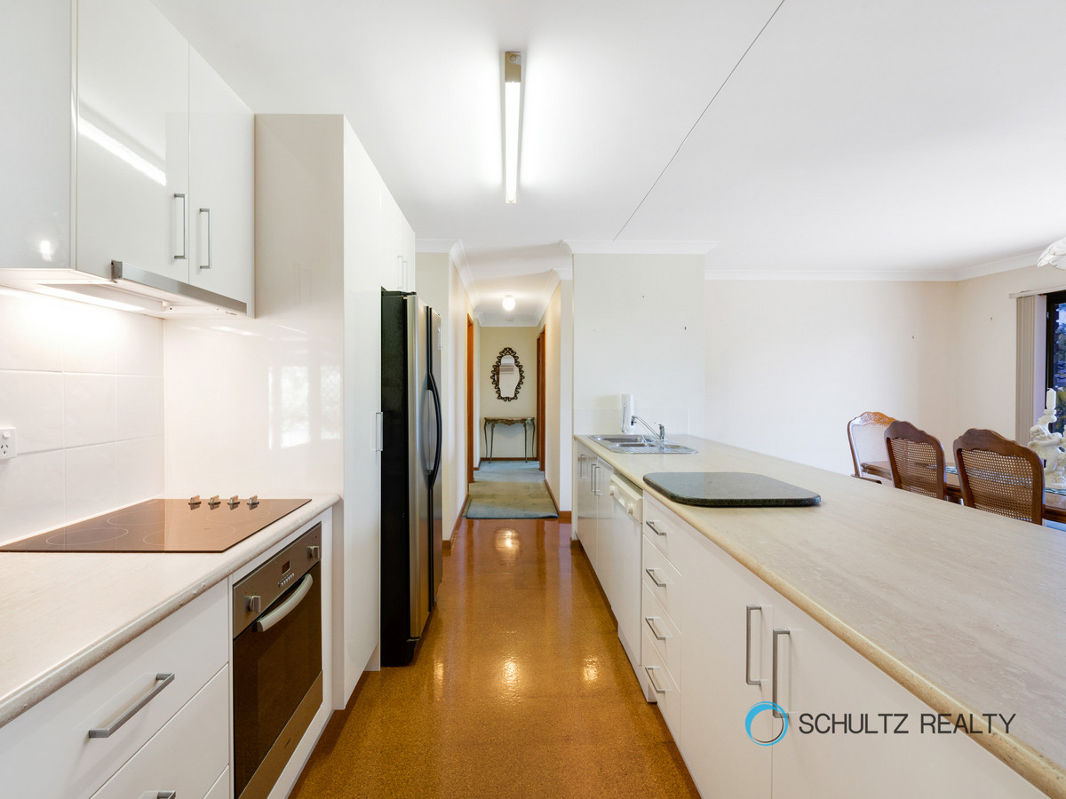 12 Jeffrey Court, Mount Warren Park, Australia 4207, 3 Bedrooms Bedrooms, ,2 BathroomsBathrooms,House,For sale,Jeffrey Court,1140
