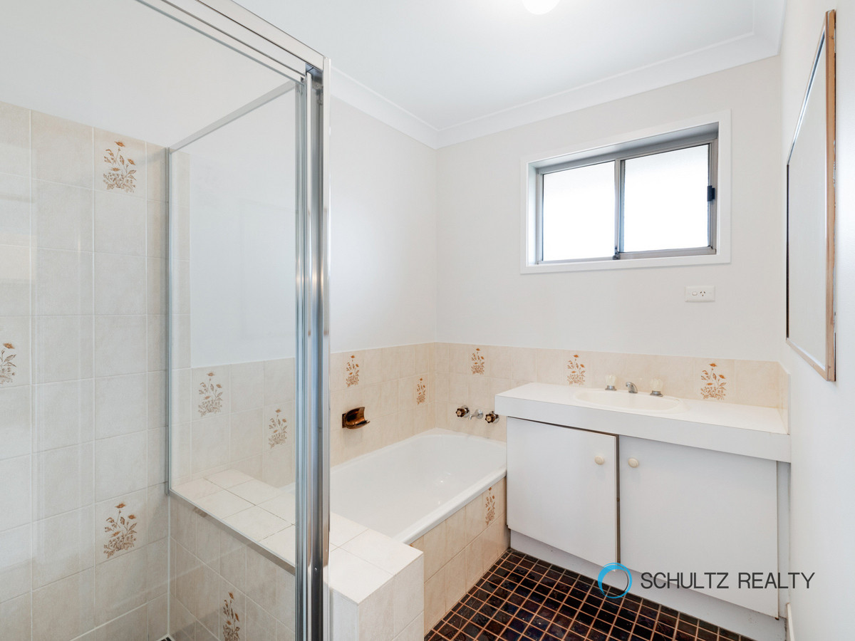 43 Robert Stanley Drive, Mount Warren Park, Australia 4207, 3 Bedrooms Bedrooms, ,2 BathroomsBathrooms,House,Sold,Robert Stanley Drive,1141