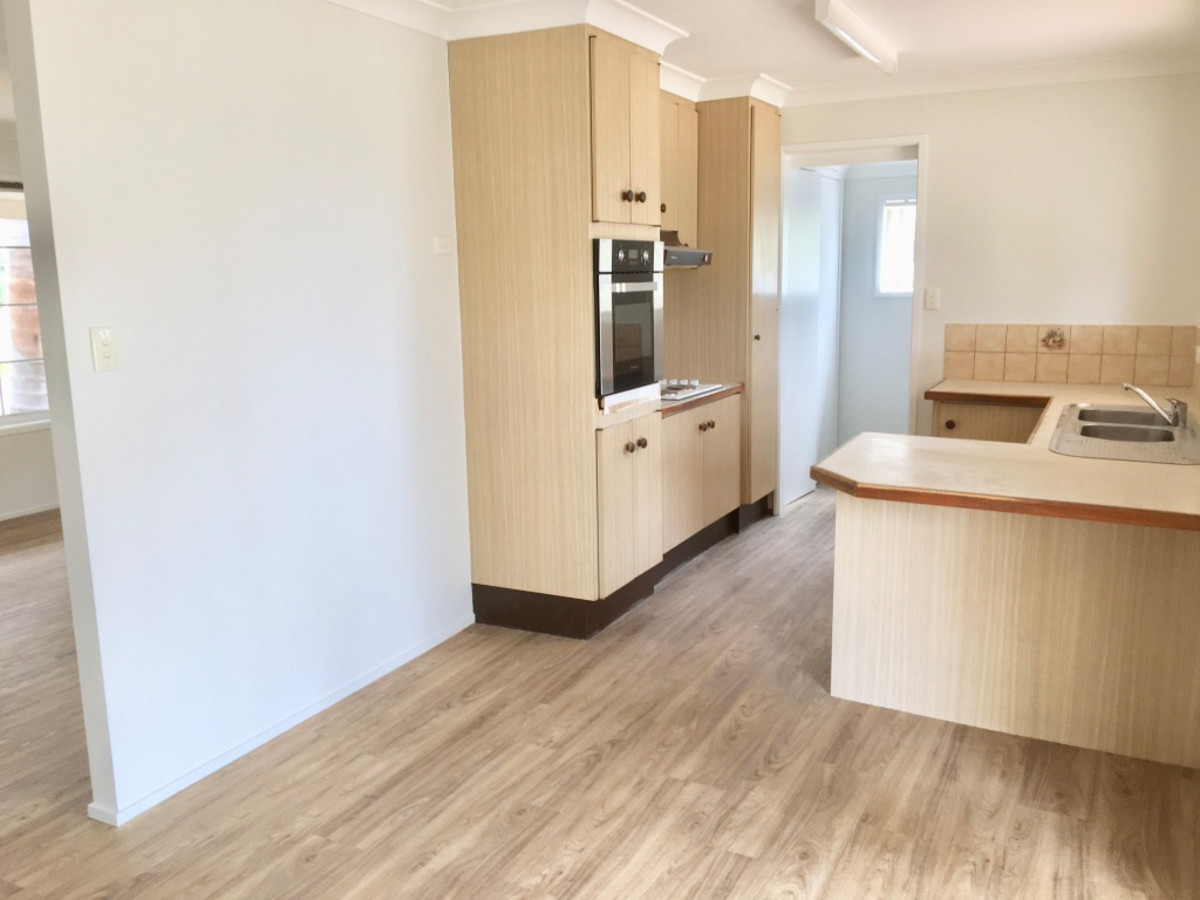 43 Robert Stanley Drive, Mount Warren Park, Australia 4207, 3 Bedrooms Bedrooms, ,2 BathroomsBathrooms,House,For sale,Robert Stanley Drive,1141