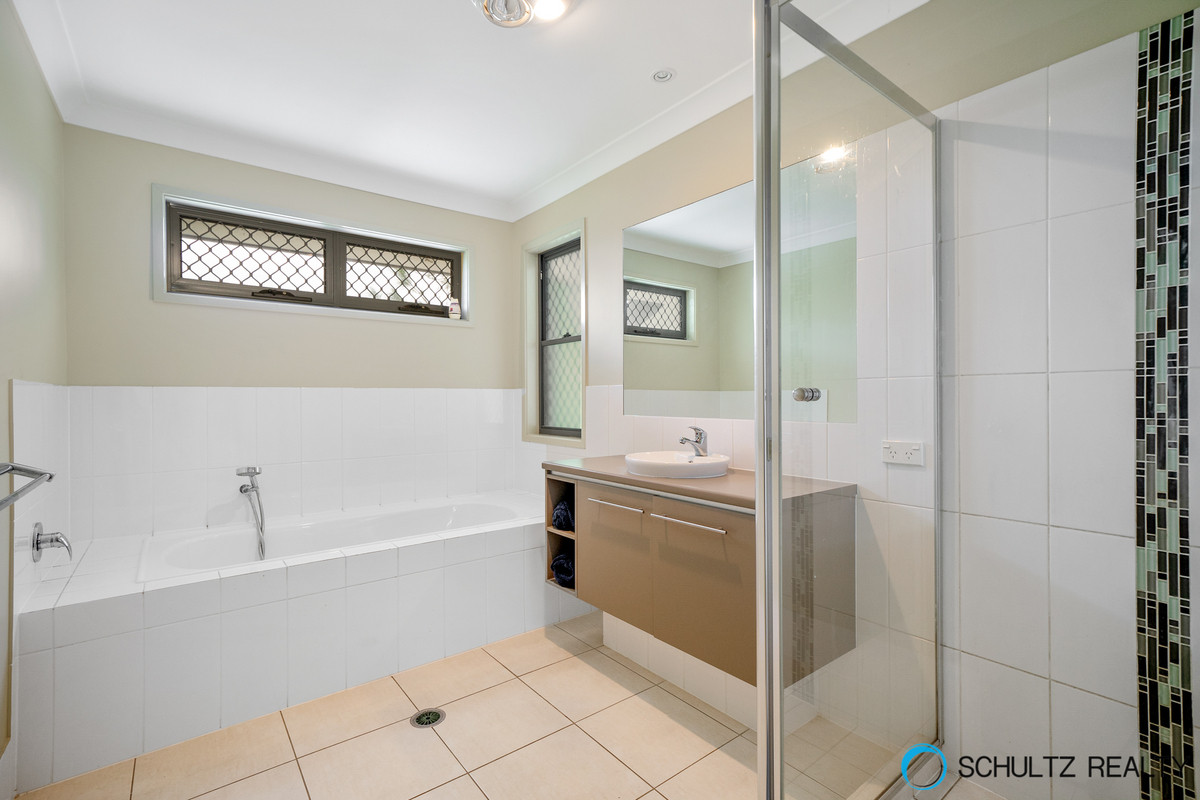 19 Ravensthorpe Street, Ormeau, Australia 4208, 4 Bedrooms Bedrooms, ,2 BathroomsBathrooms,House,For sale,Ravensthorpe Street,1144