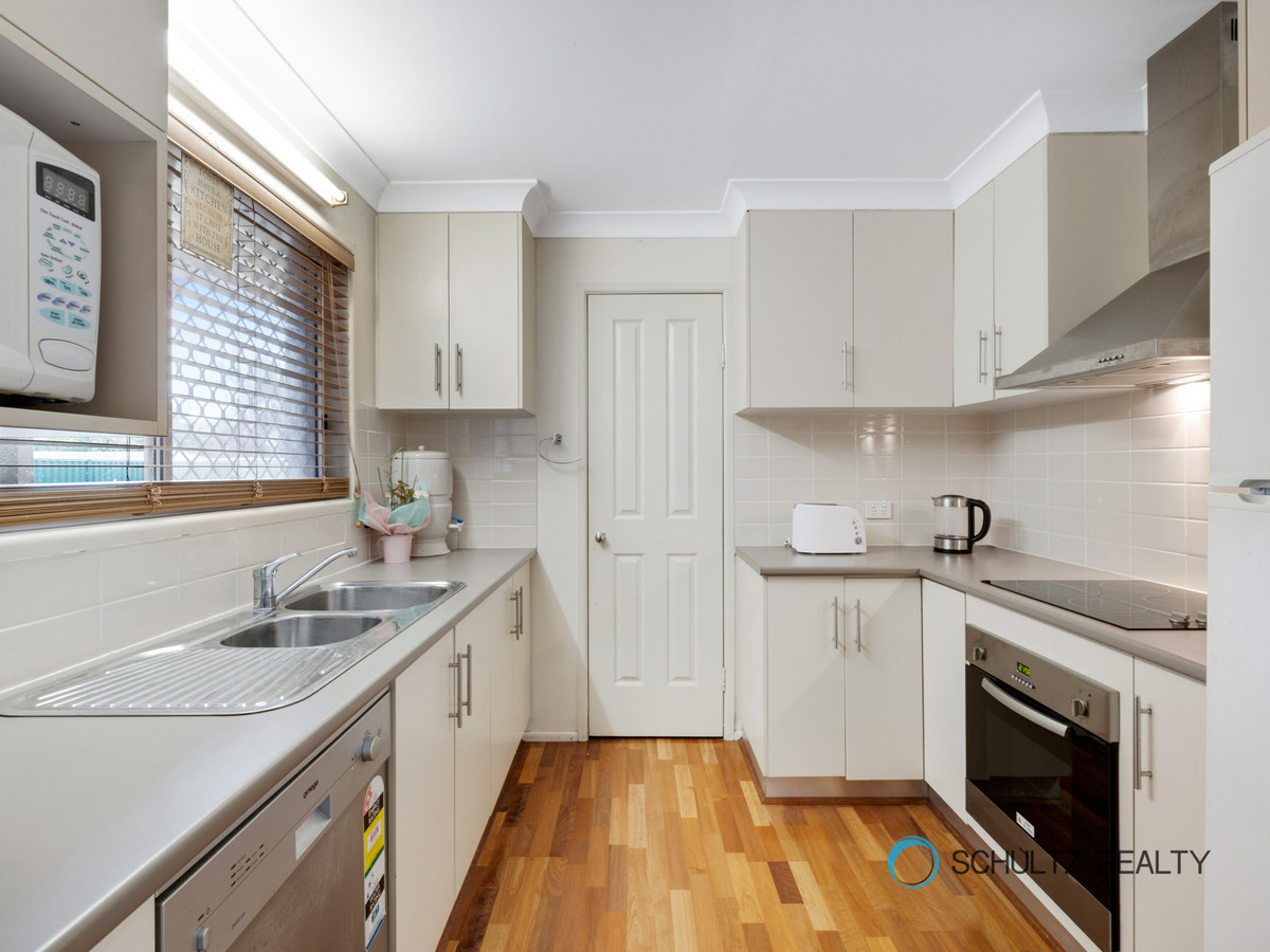 18 Carlyon Street, Mount Warren Park, Australia 4207, 3 Bedrooms Bedrooms, ,1 BathroomBathrooms,House,Sold,Carlyon Street,1145