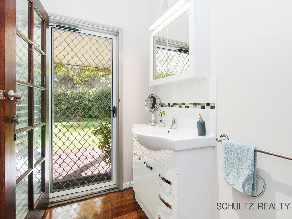 13 Rae Court, Mount Warren Park, Australia 4207, 5 Bedrooms Bedrooms, ,3 BathroomsBathrooms,House,Sold,Rae Court,1146