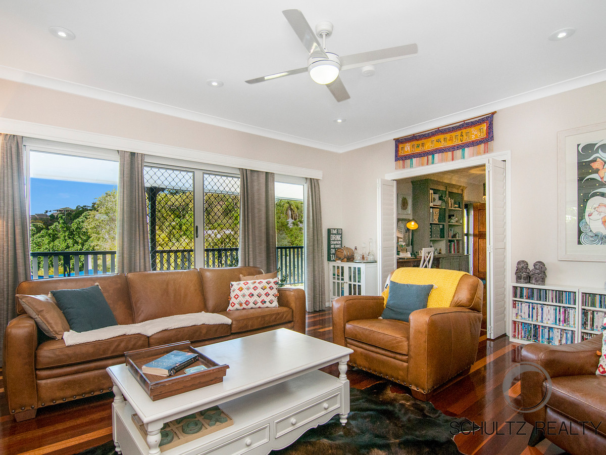 13 Rae Court, Mount Warren Park, Australia 4207, 5 Bedrooms Bedrooms, ,3 BathroomsBathrooms,House,Sold,Rae Court,1146